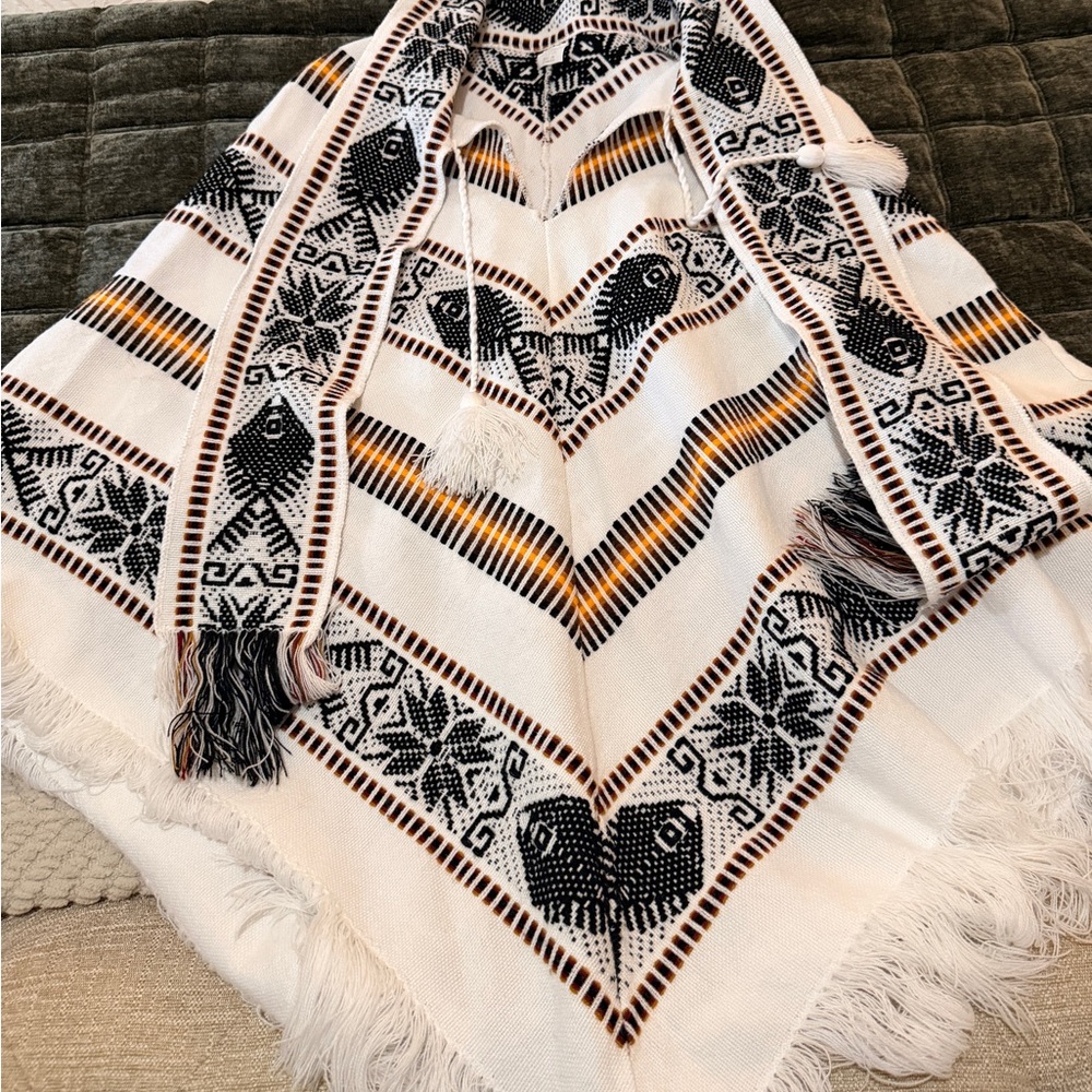 Pachaman Poncho Cable Knit Fringe Cape Ecuador